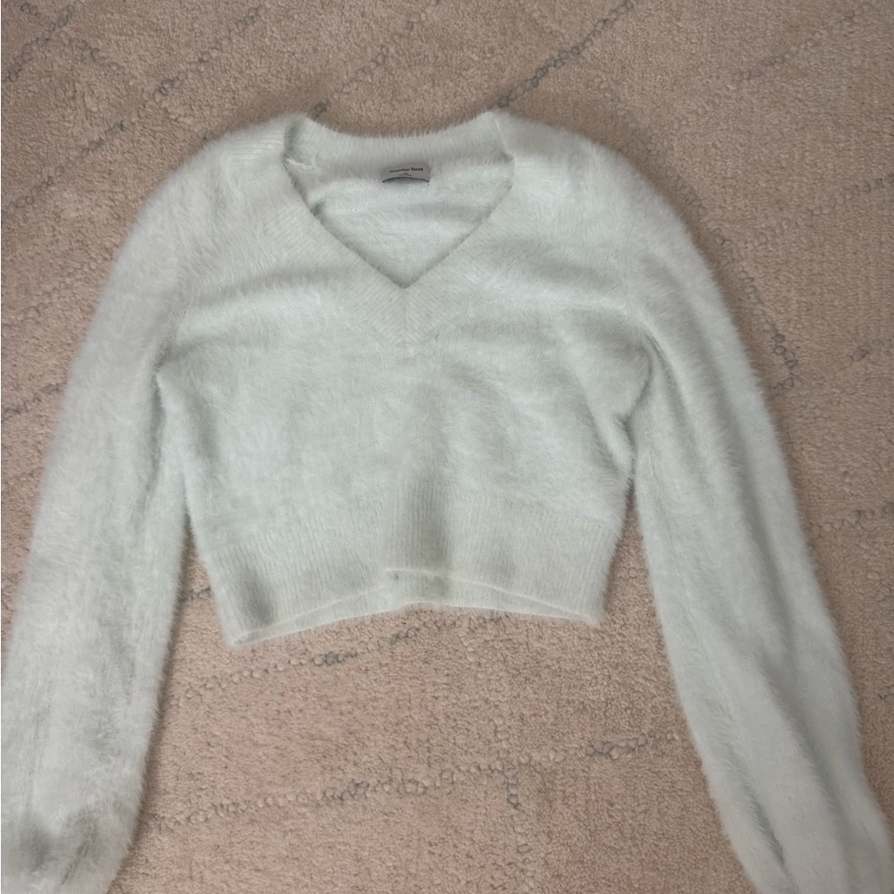 Aritzia Sunday Best Light Green V-Neck Sweater